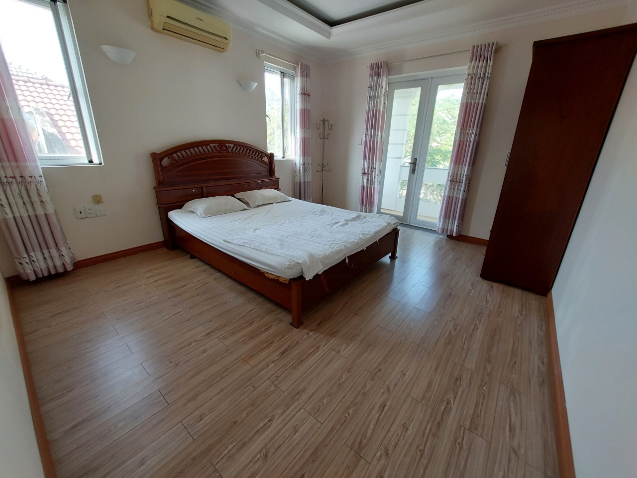 An Vien villa for rent | 4 bedrooms | $1000